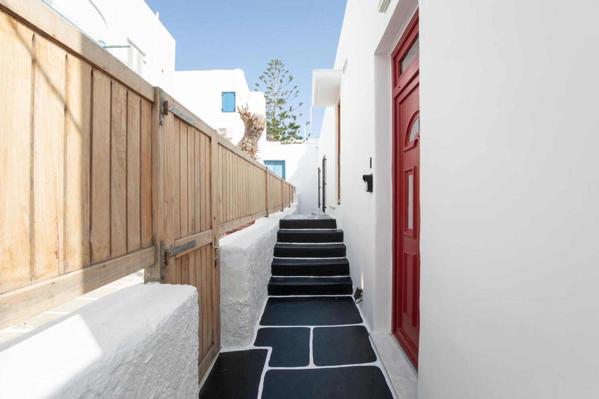 Spitarona Town House - Largest In The Center *